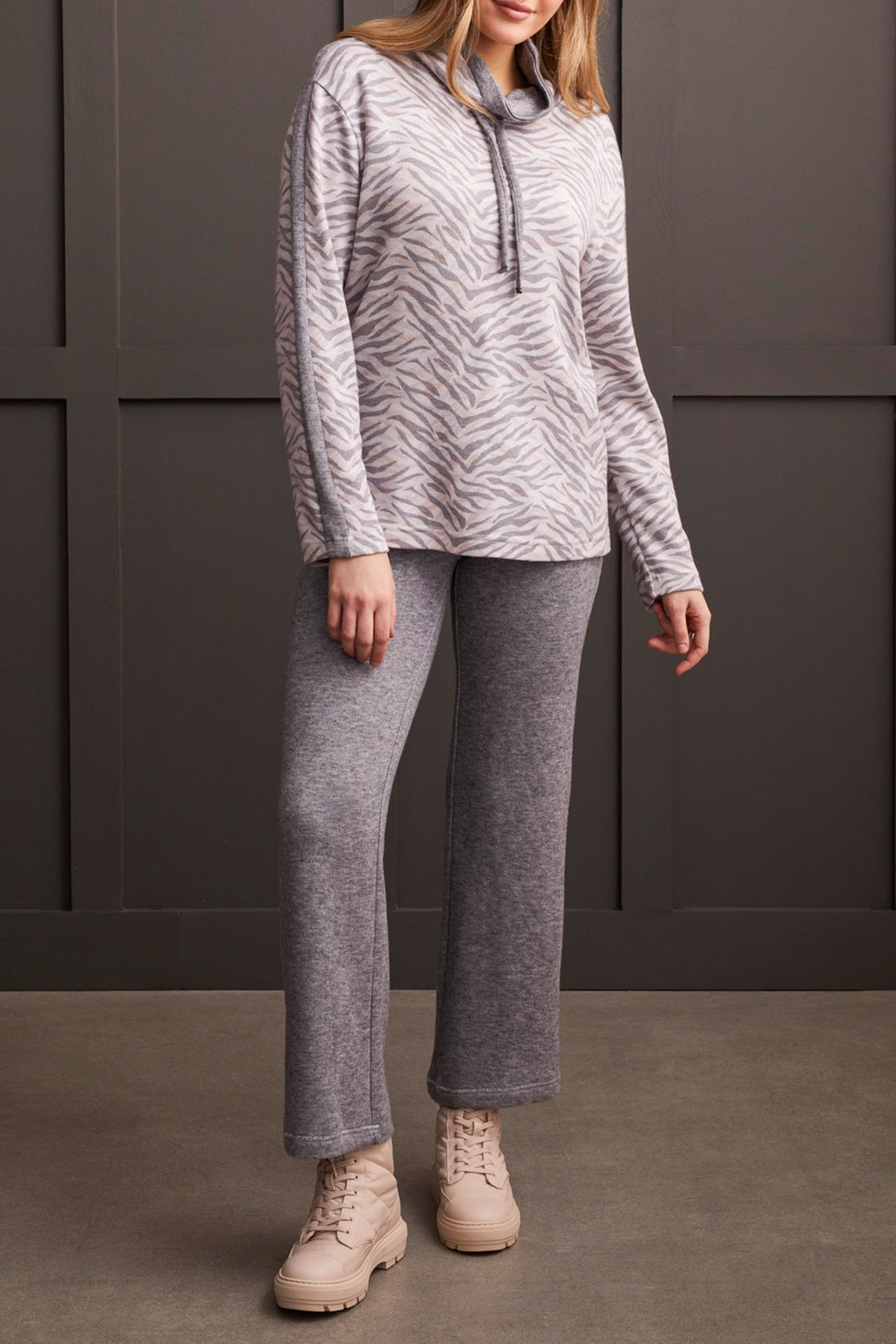 Tribal Funnel Neck Top w/ Drawcord 1896O-8011-0026 Cream - 1 ONLY SIZE XXL - 20% OFF