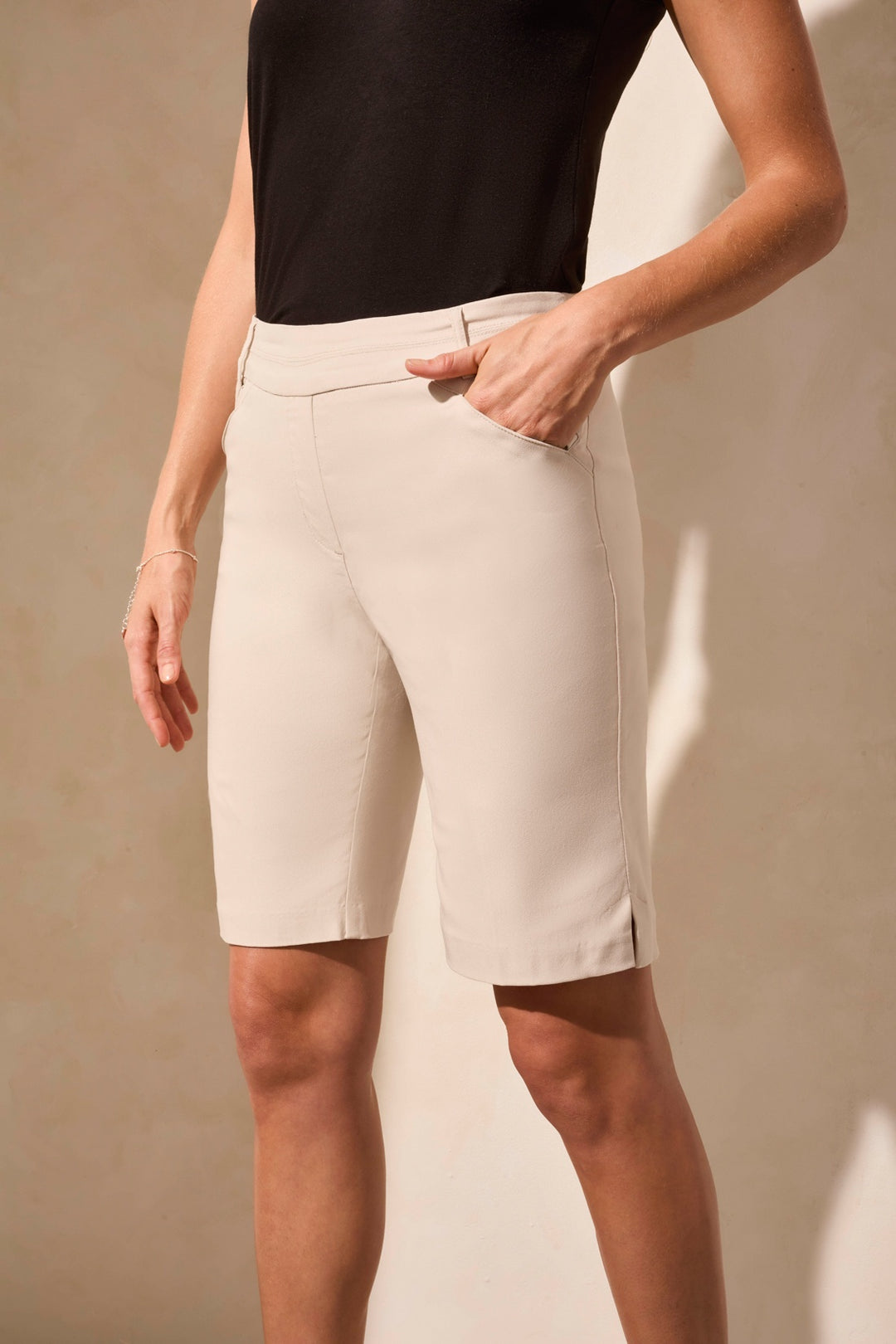 Tribal Flatten-It Pull-On Short w/ Slits 2058O-7165-3042 French Oak