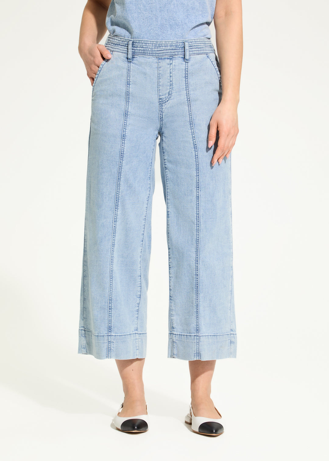 FDJ Pull-On Woven Crop 2257992-POW Powder Wash - 1 ONLY SIZE 8 - 20% OFF