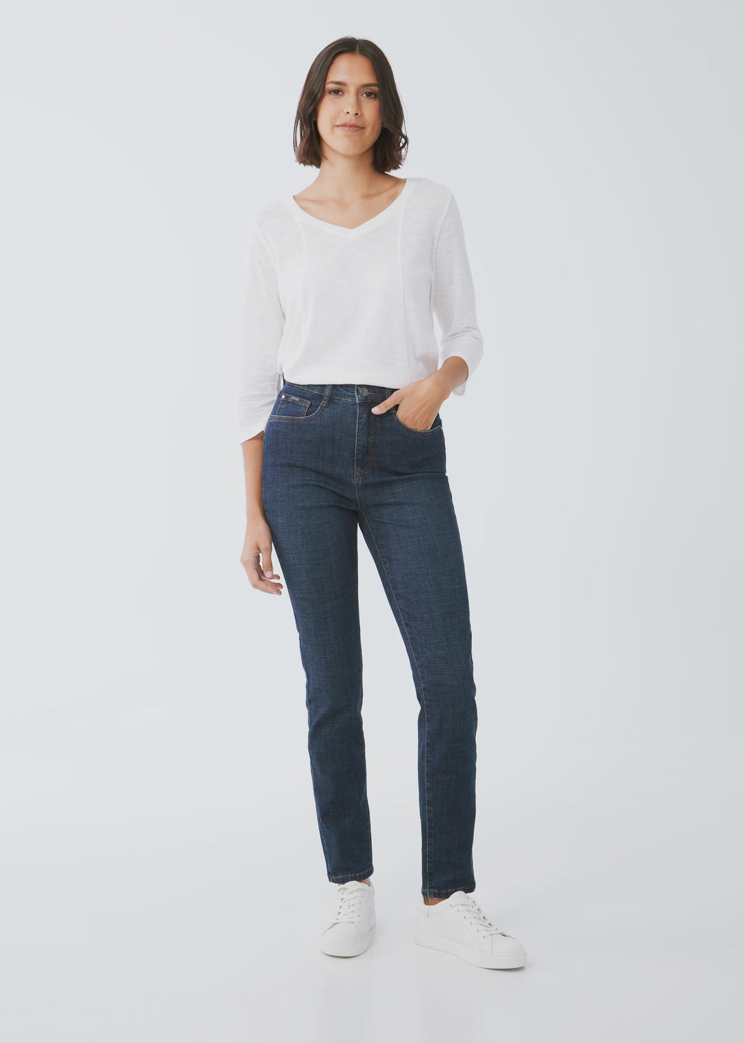 FDJ Suzanne Slim Straight Petite Jean 8847809-DKBLU Dark Blue