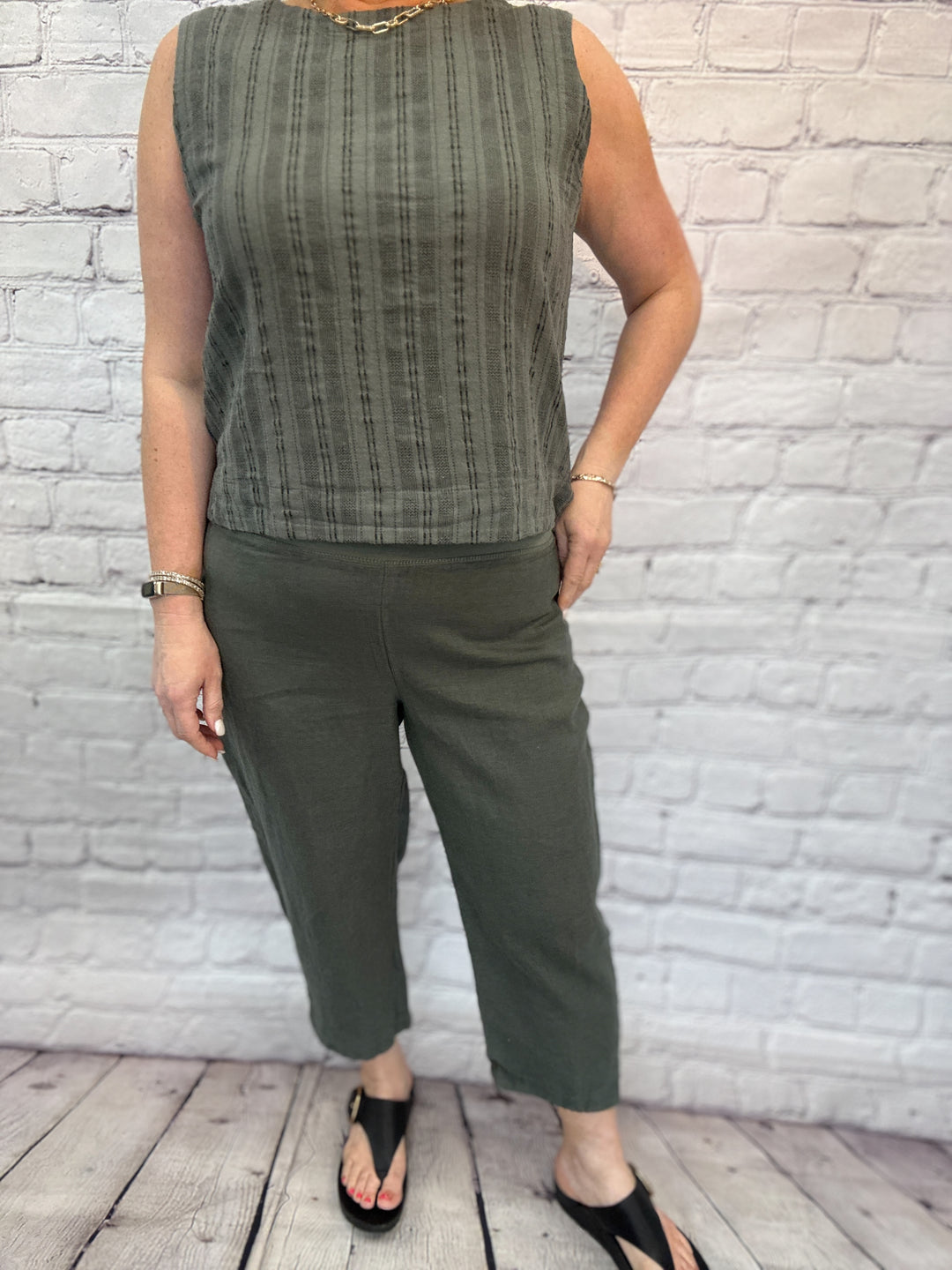 Cut Loose Solid Capri Pant 4402914 - Clay