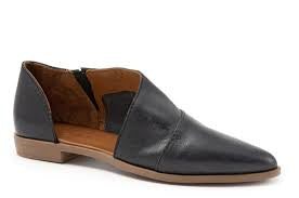 Womens Bueno "Blake" Closed-Toe Shoe - Black