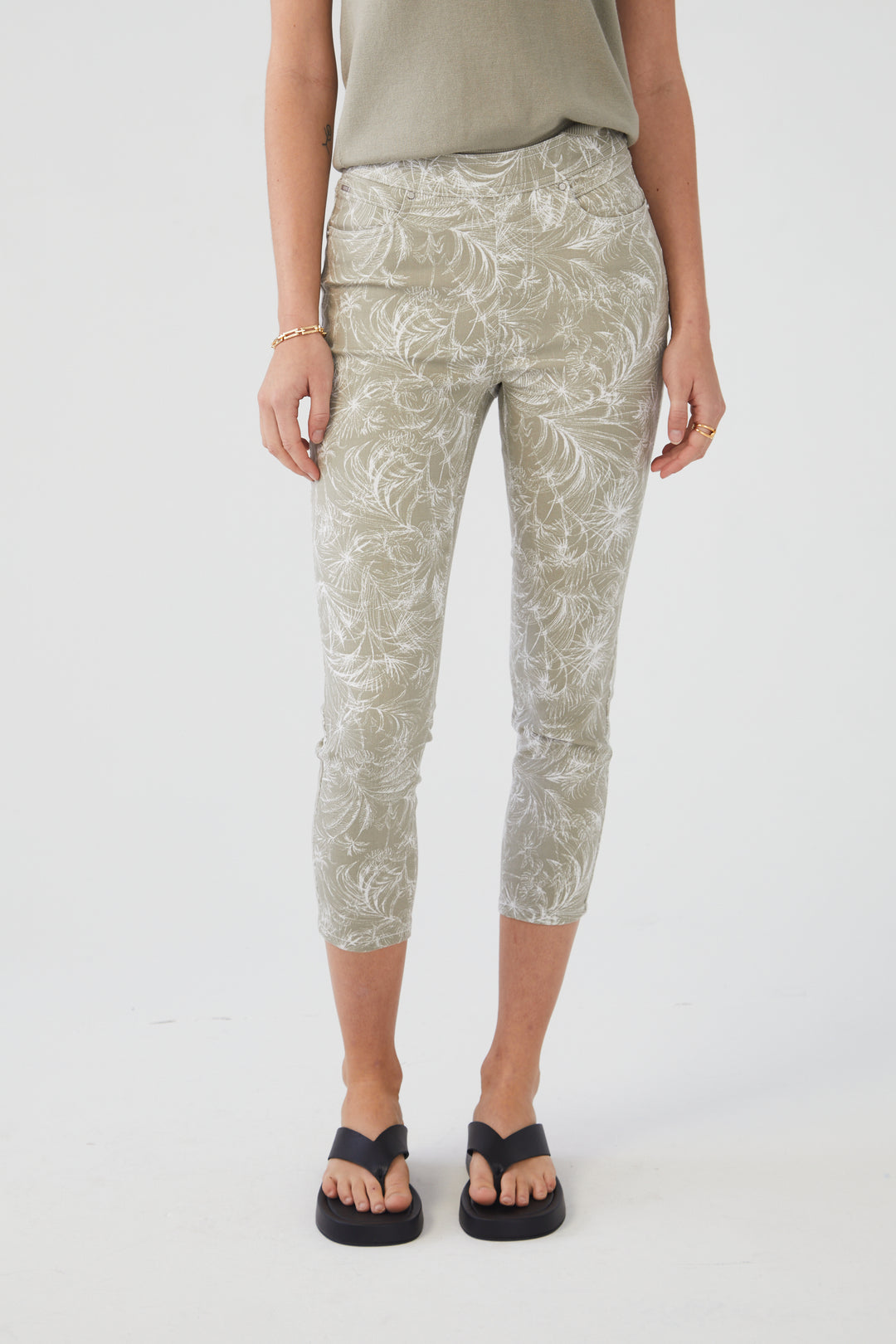 FDJ French Dressing Pull-On Slim Crop 2059837-PAM Palm Scribble