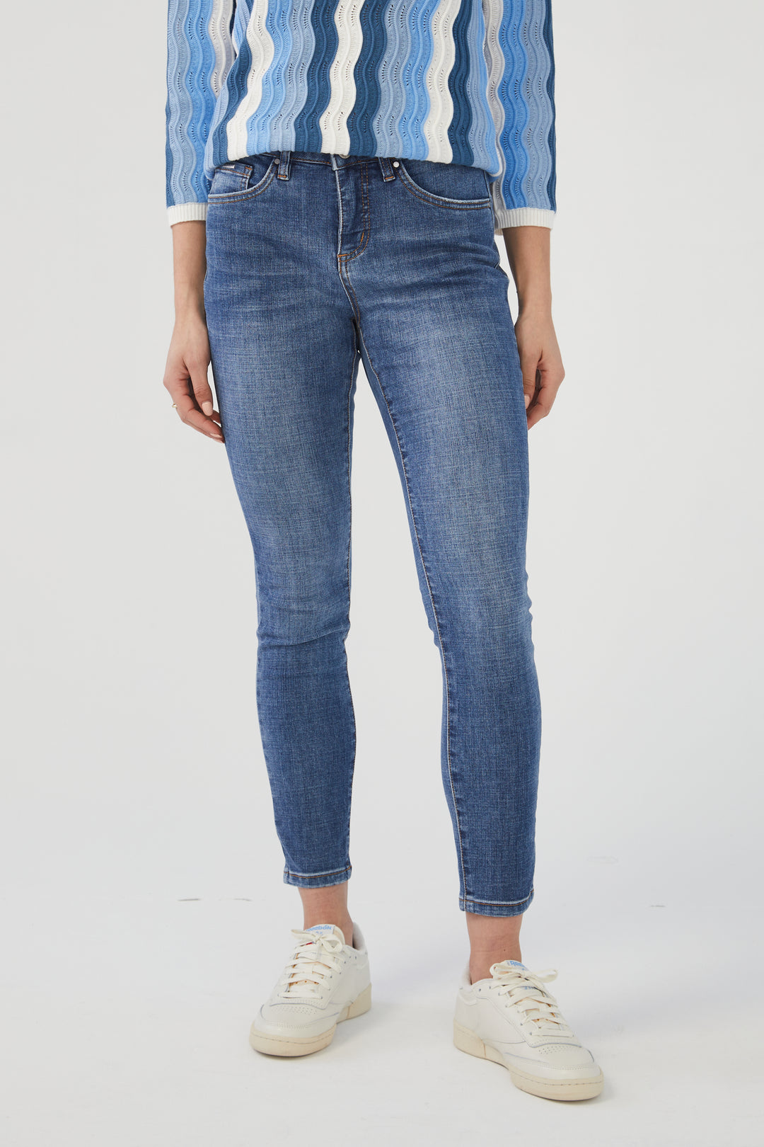 FDJ Olivia Slim Ankle Jean 2060809-MEDWS Medium Wash