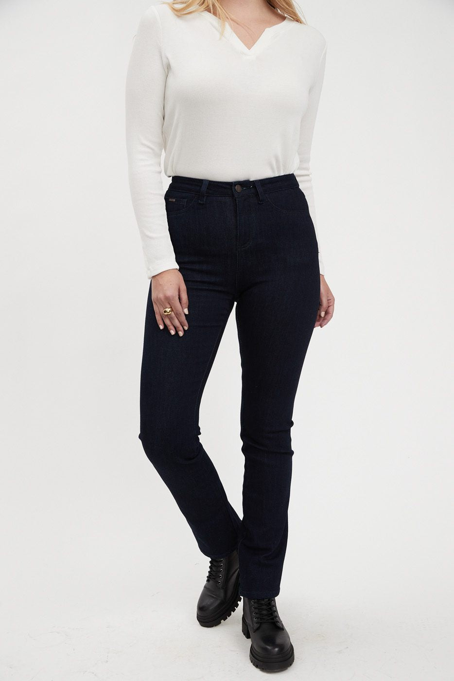 FDJ French Dressing Suzanne Straight Leg Jean 6739902-RSWASH Rinse Wash