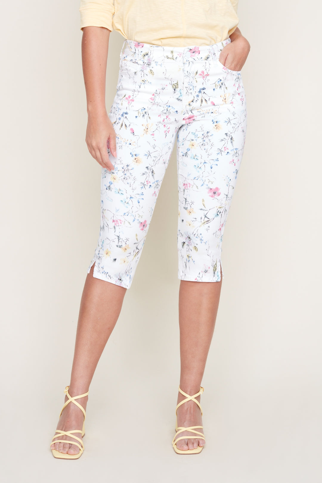 Renuar Tencel Floral Capri Pant R8107-E2008SP-CRECOM Creme Combo