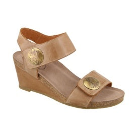 Taos Carousel 3 Wedge Sandal - Tan