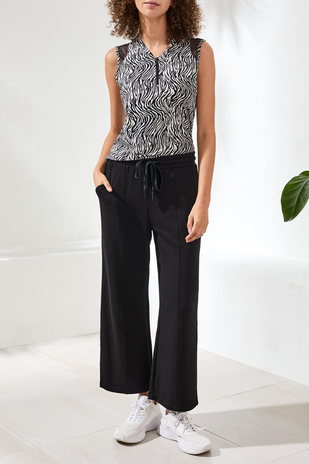 Tribal Techno Lux Pull-On Knit Capri 2447O-3390-0002 Black