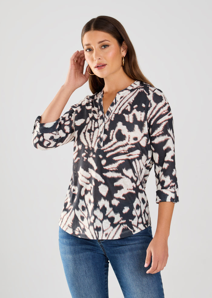 FDJ Henley Top 3257451-PRT Monarch Print