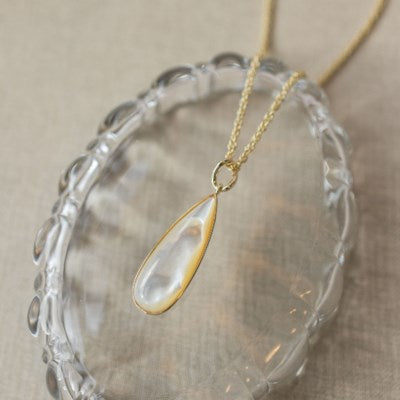 Glee Alara Necklace - Mother of Pearl - Gold