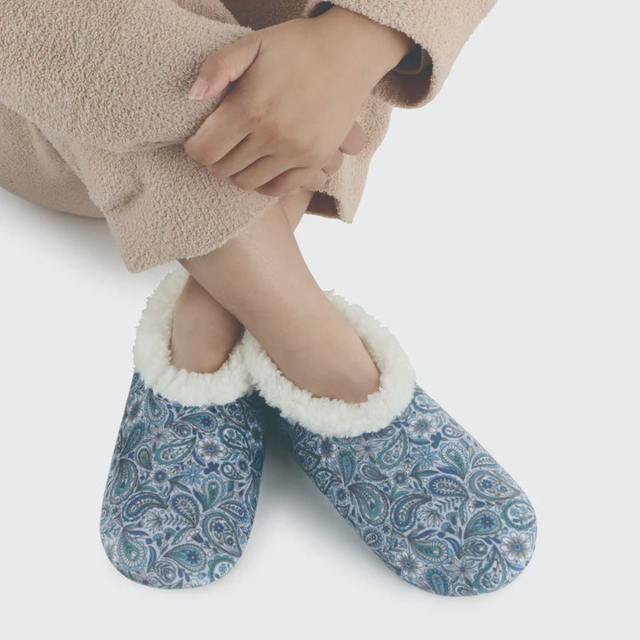 Womens Snoozies "Petals and Parsley" Slippers - Navy Paisley