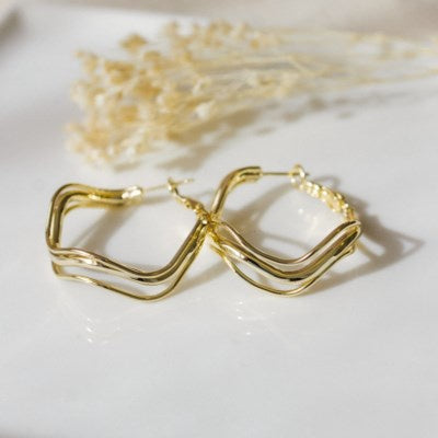 Glee Breezy Hoop Earring - Gold