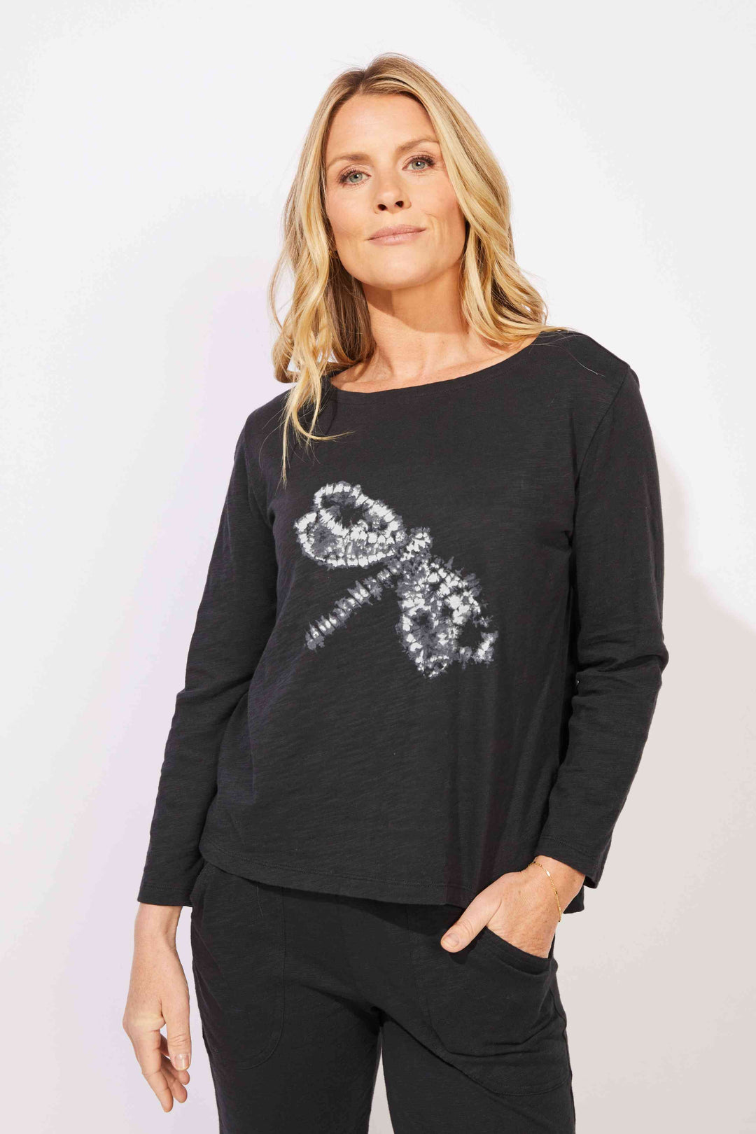 Escape by Habitat Boxy Tee "Shibori Dragonfly" E41025 - Black