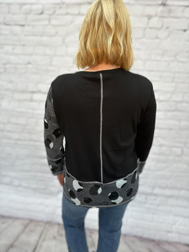 Creations Long-Sleeve Top AM572 - Black/White Dots