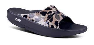 Womens Oofos OOahh Luxe Slide Sandal 1103-CHEE Cheetah Print